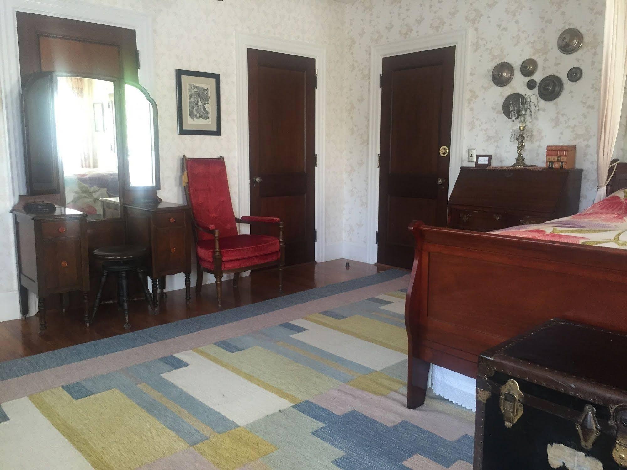 Munroe Inn Boutique Hotel Оберн Екстер'єр фото